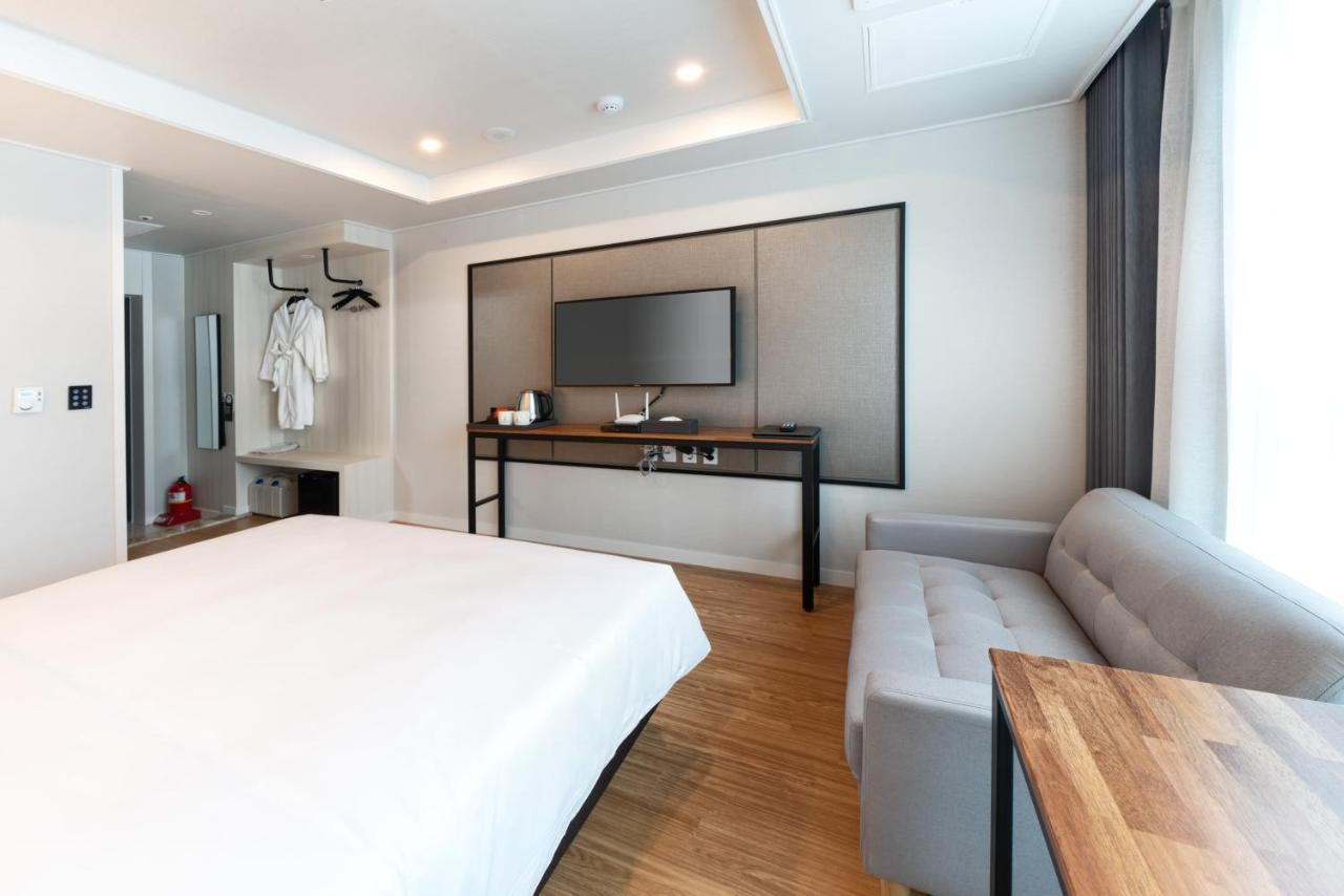 The Mains Hotel Cheonan Bagian luar foto