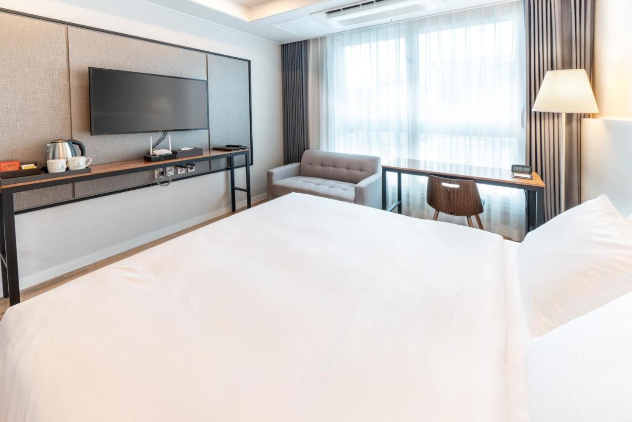 The Mains Hotel Cheonan Bagian luar foto