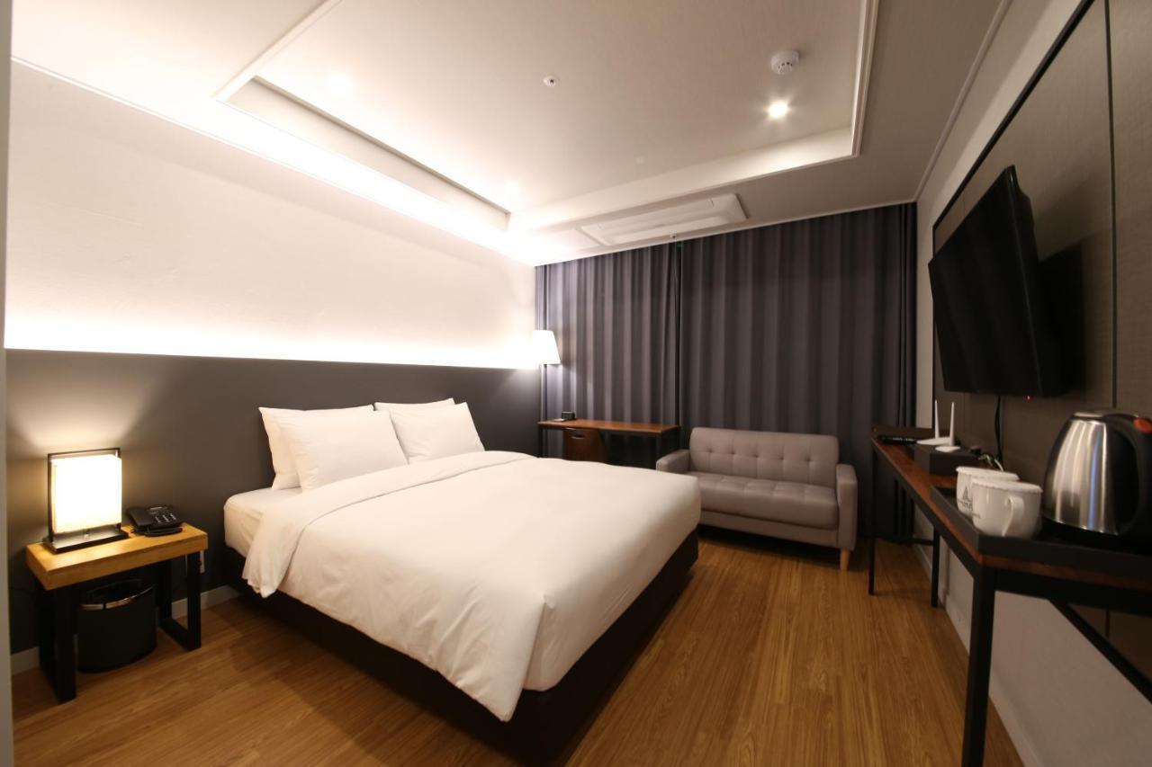 The Mains Hotel Cheonan Bagian luar foto