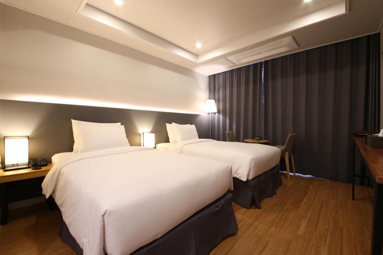 The Mains Hotel Cheonan Bagian luar foto