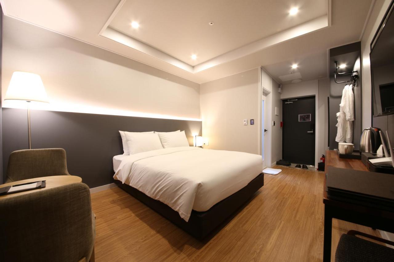The Mains Hotel Cheonan Bagian luar foto