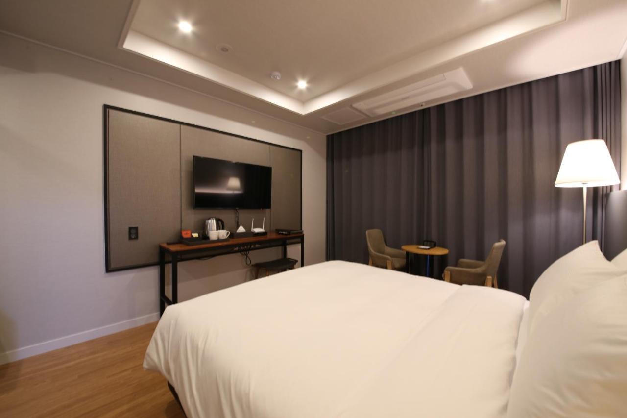 The Mains Hotel Cheonan Bagian luar foto