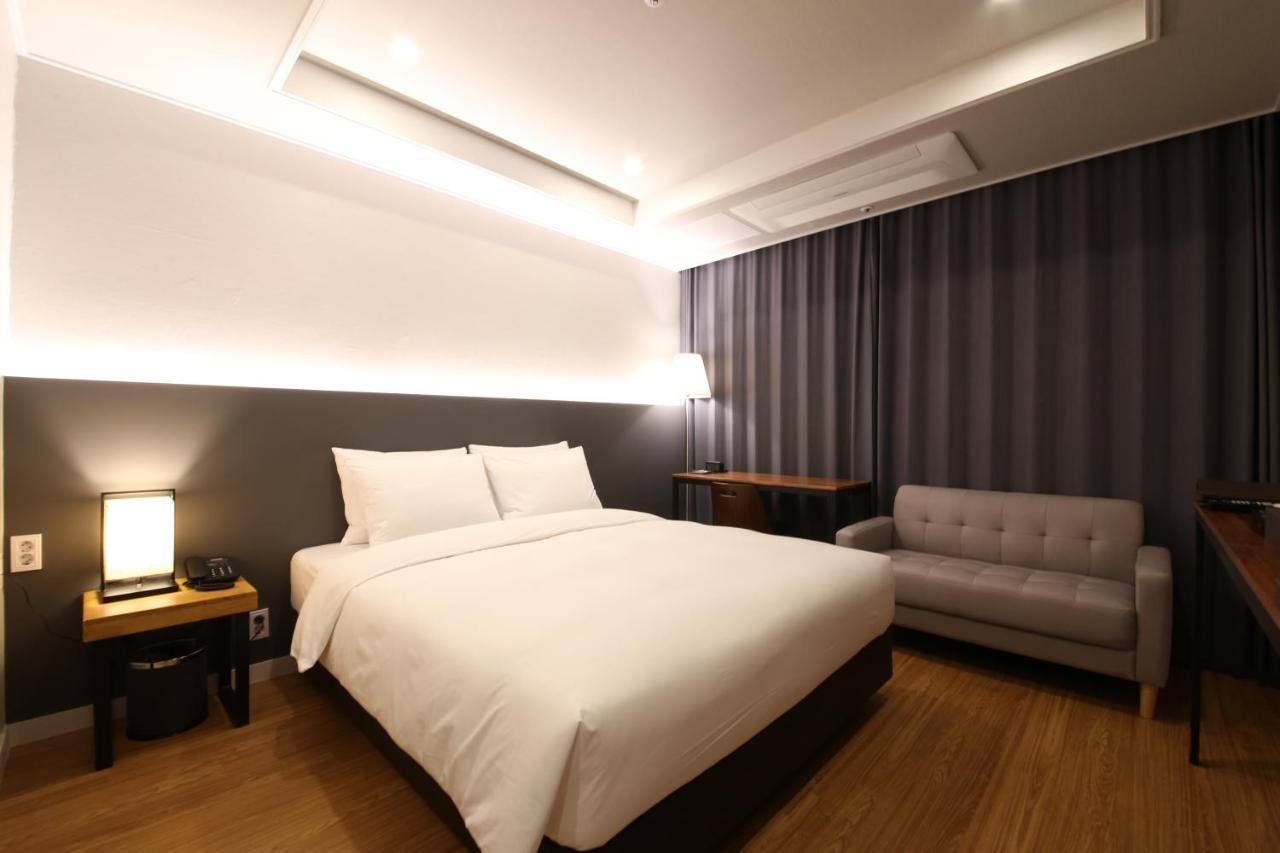 The Mains Hotel Cheonan Bagian luar foto