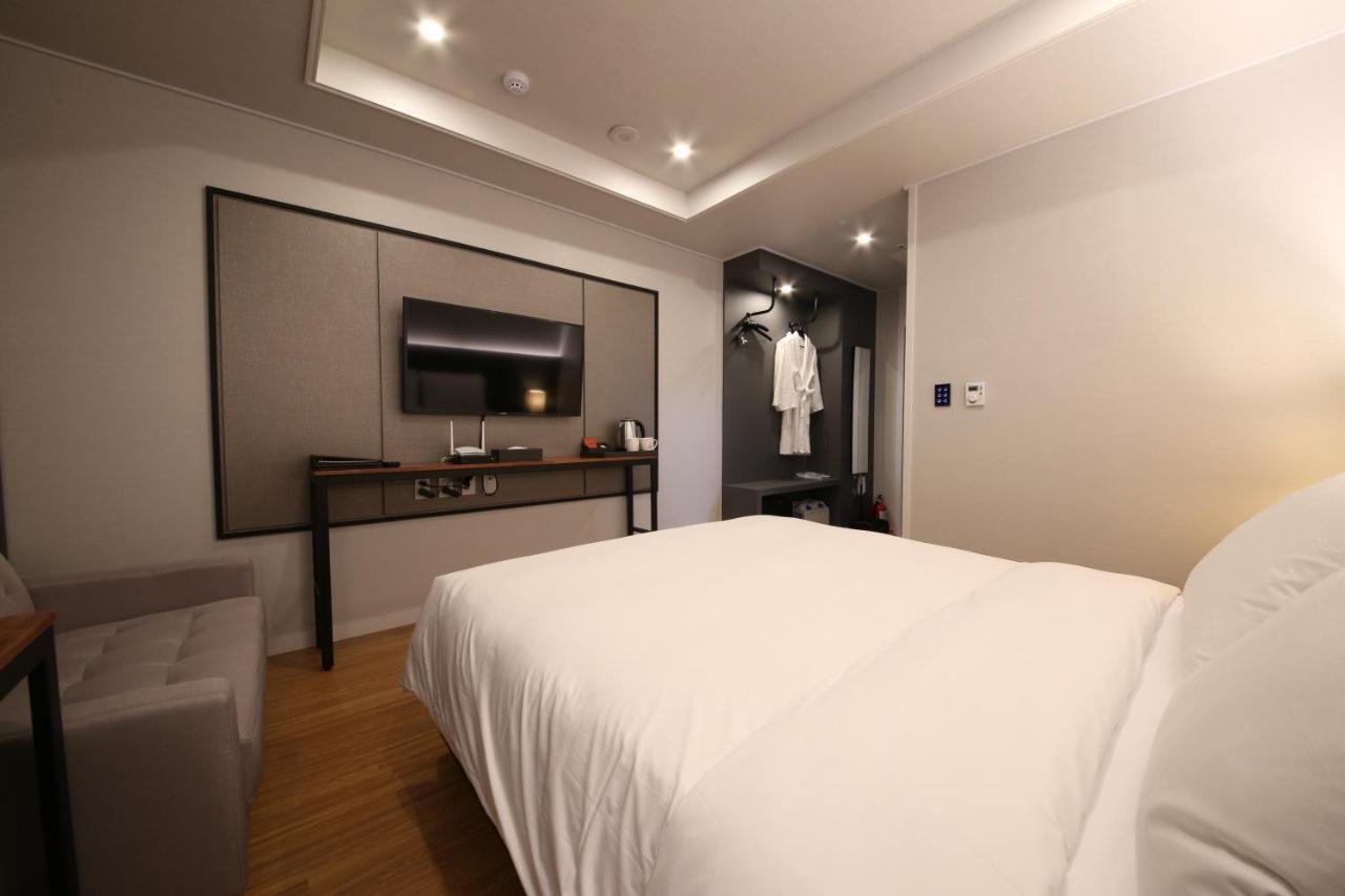 The Mains Hotel Cheonan Bagian luar foto
