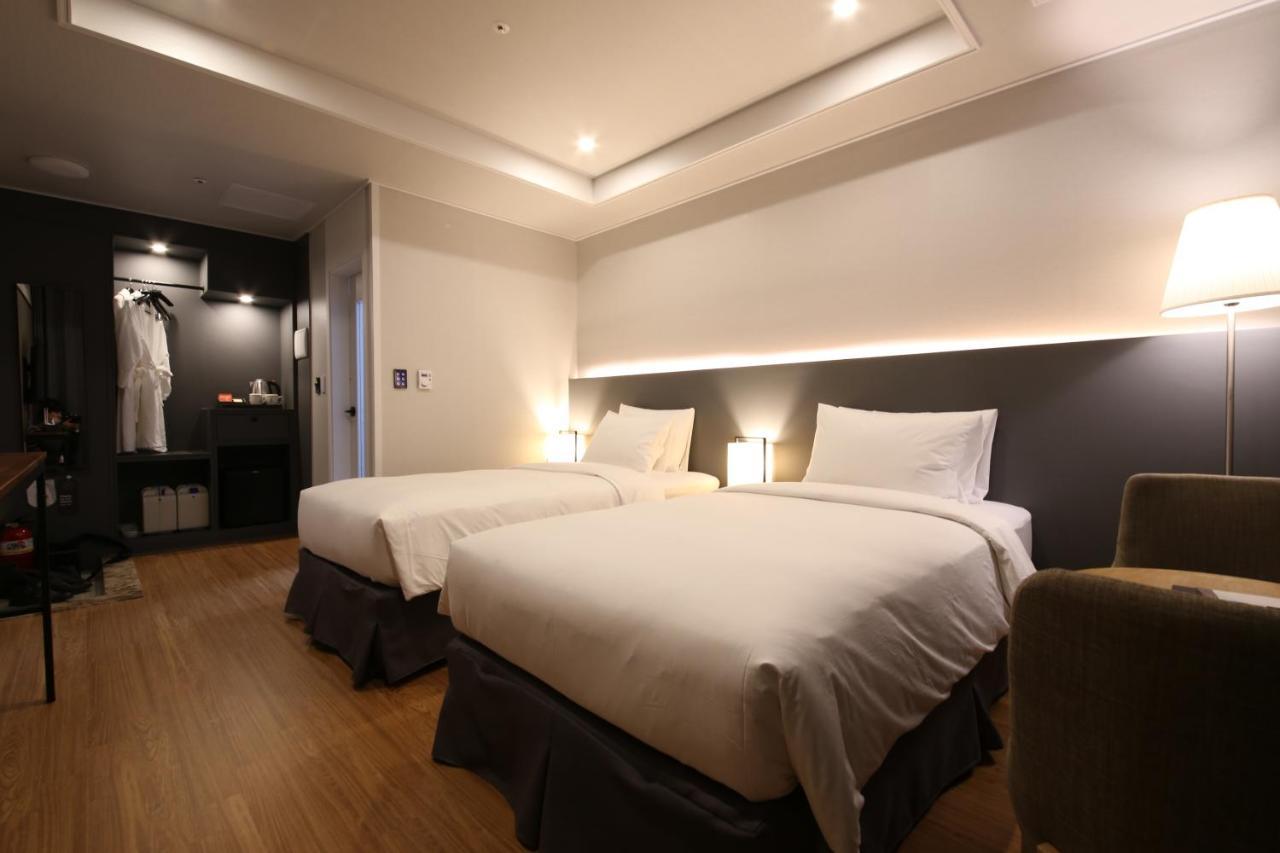 The Mains Hotel Cheonan Bagian luar foto